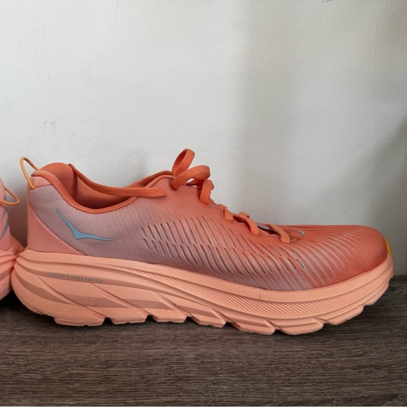 Hoka One One Rincon 3 

Shell Coral Peach 1119396-SCPP W8B - Picture 4 of 13